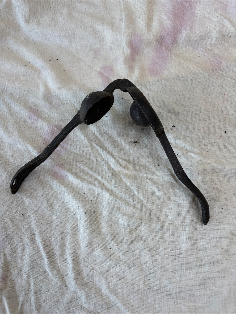 Vintage Cast Iron Nutcracker or Cherry Pitter - Black